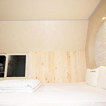 Hotel 9St Traveltel à Busan Extérieur photo