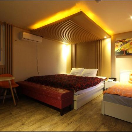 Hotel 9St Traveltel à Busan Extérieur photo