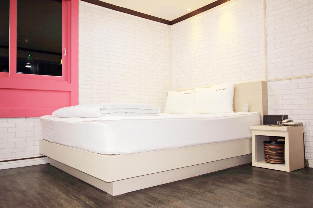 Hotel 9St Traveltel à Busan Extérieur photo
