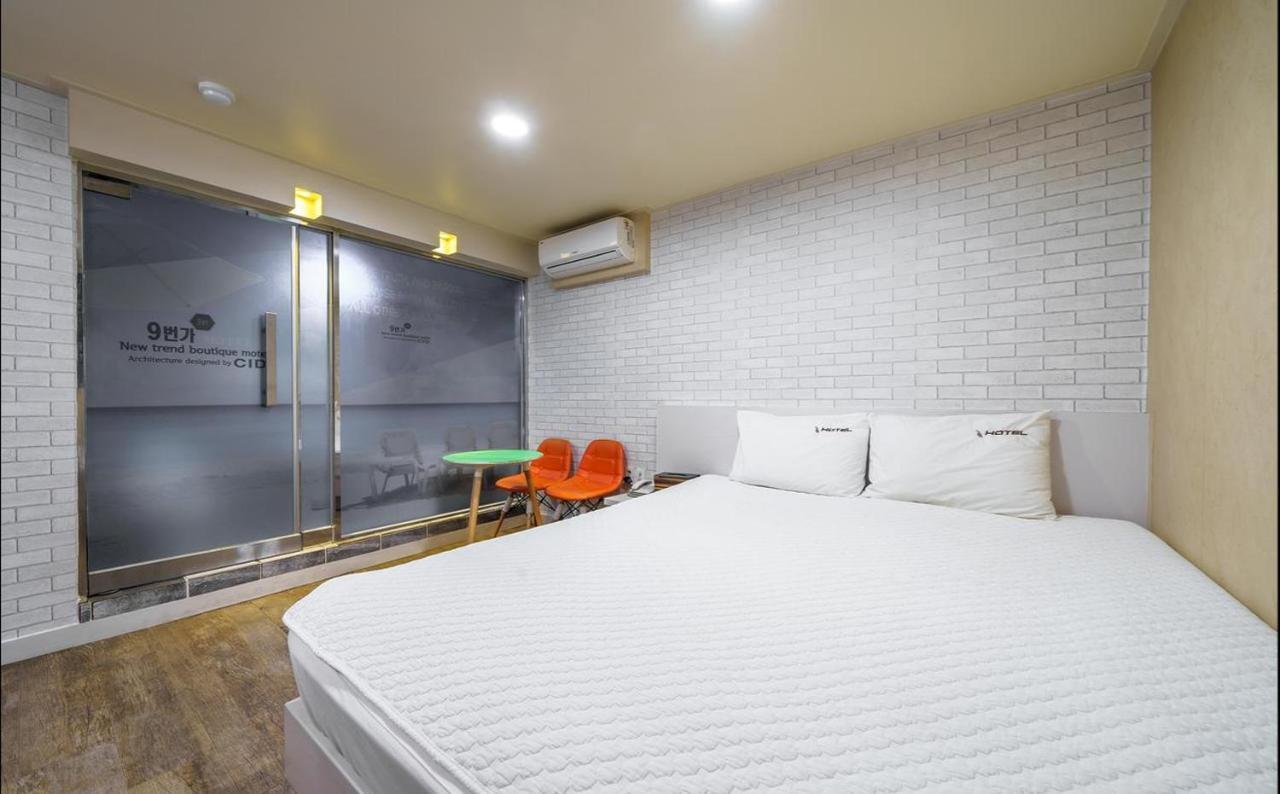 Hotel 9St Traveltel à Busan Extérieur photo